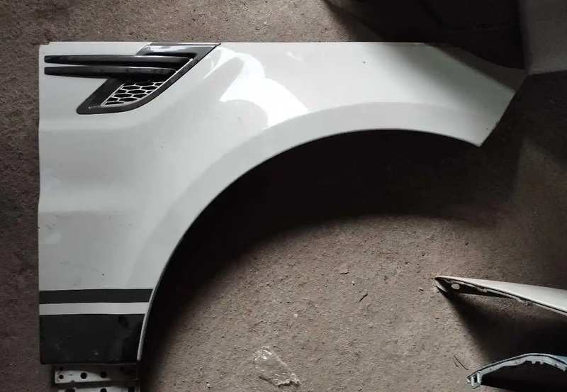 Крыло переднее правое Land Rover Range Rover Sport 2 поколение 2013-2017